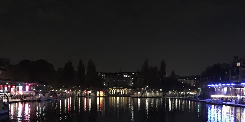 vue Paris la nuit en bateau