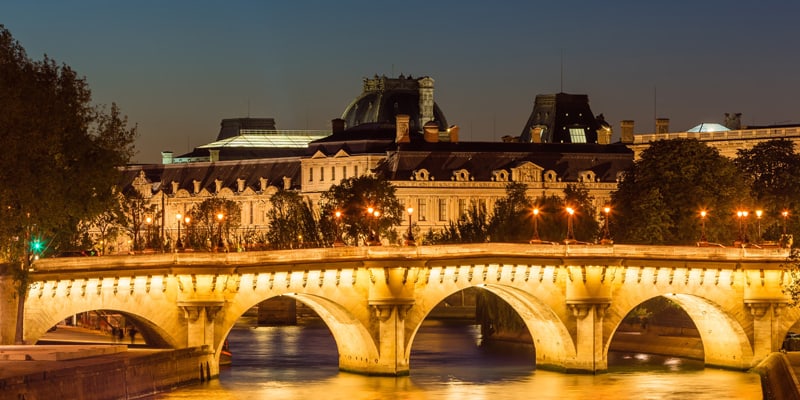 seine cruise with bar