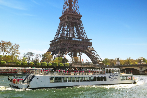 bateau le canotier tour Eiffel