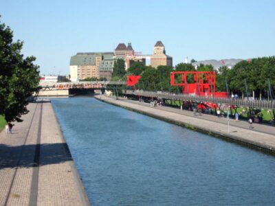 Parc de la Villette vue canal + moulin (3)