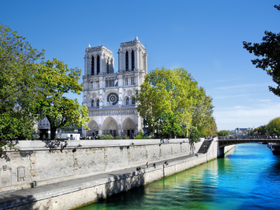 Paris boat tour on the seine